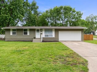8501 E 93rd St, Kansas City, MO 64138