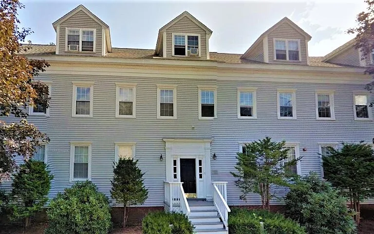 71 Grove St — Photo 1