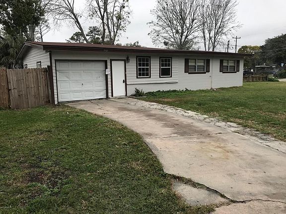 2nd image of 1984 Brookview Dr S