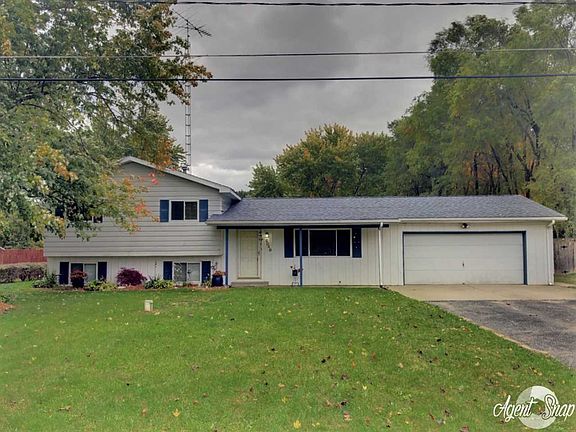 3rd image of 9048 Forrest Pine Dr