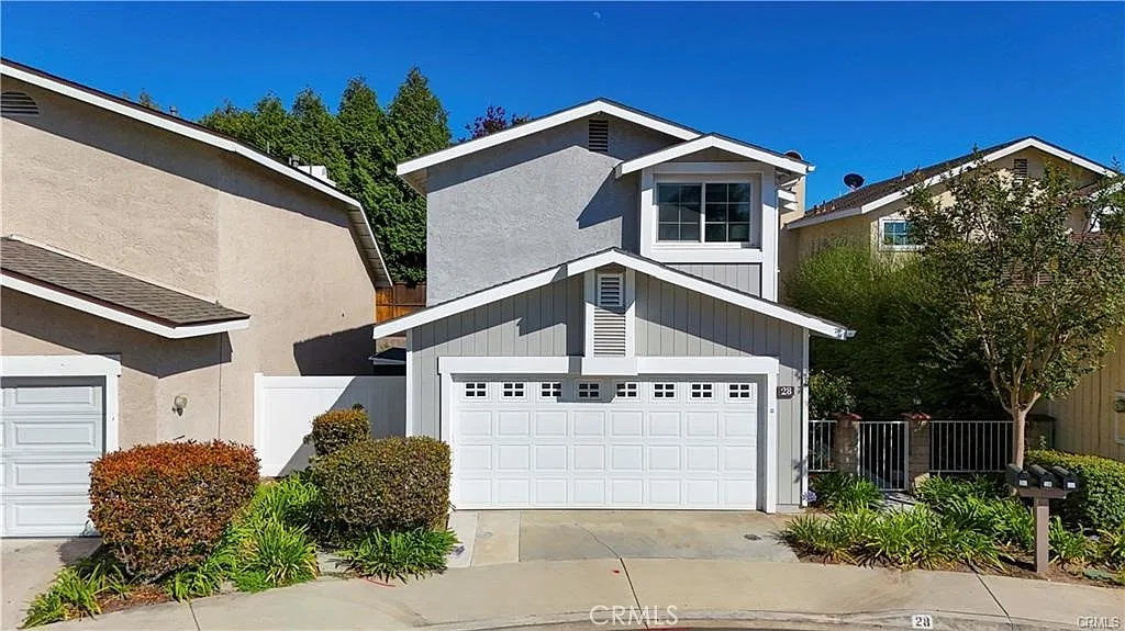 3 bed, 2.5 bath, 1424 sqft, $4,250 — Photo 1