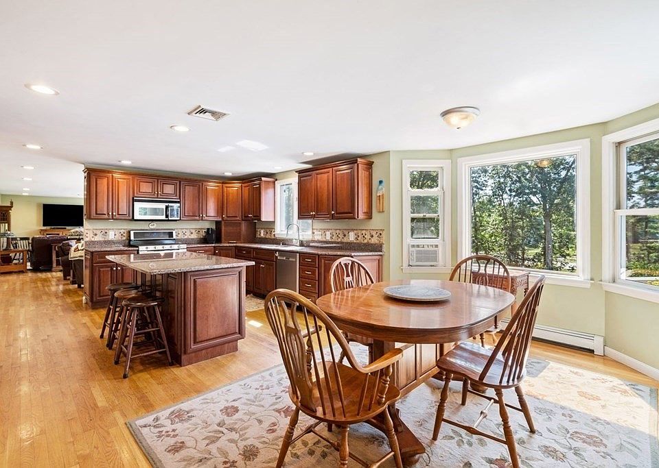 556 Elm St, Kingston, MA 02364 Zillow