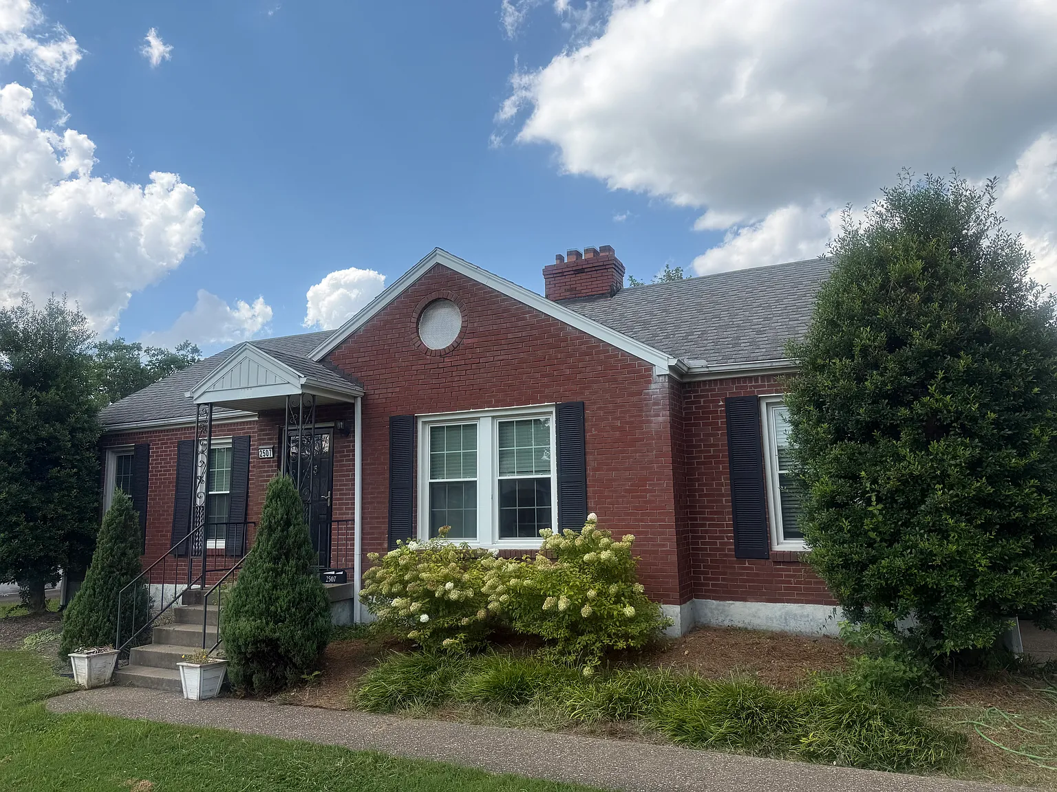 3 bed, 1338 sqft, $2,000 — Photo 2