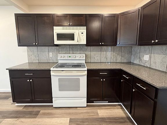 5th image of 626 Marie Ave