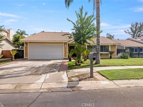 1202 Country Pl, Redlands, CA 92374