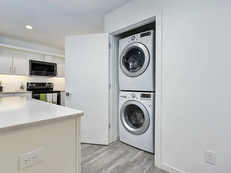 2206 W 6th St #2 — Photo 11