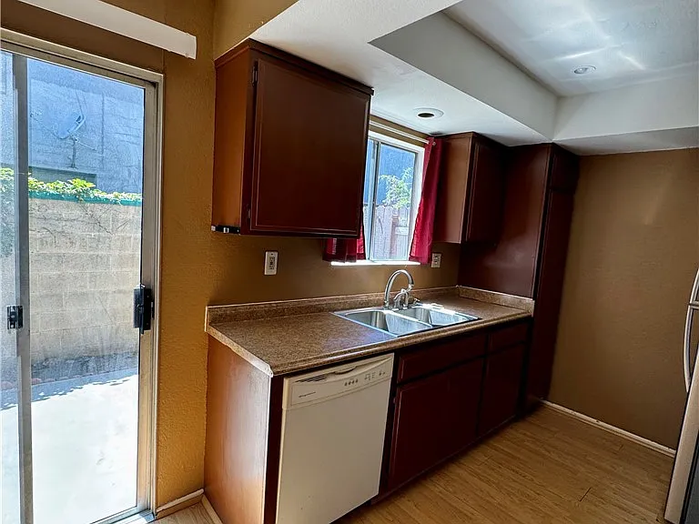 1231 Hillandale Ave #10 — Photo 3