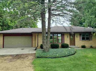 8909 Telegraph Rd, Winnebago, IL 61088