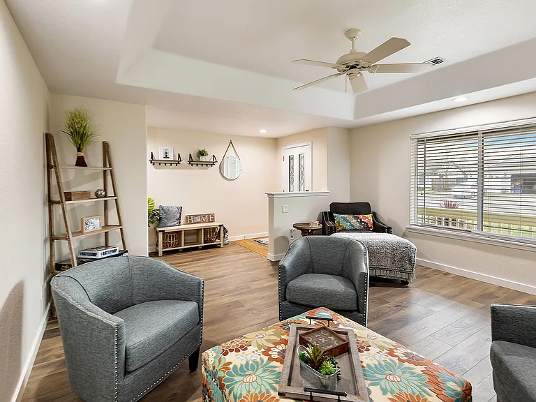 2327 Jeremy St — Photo 40