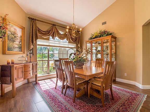 4th image of 316 Sandhurst Dr