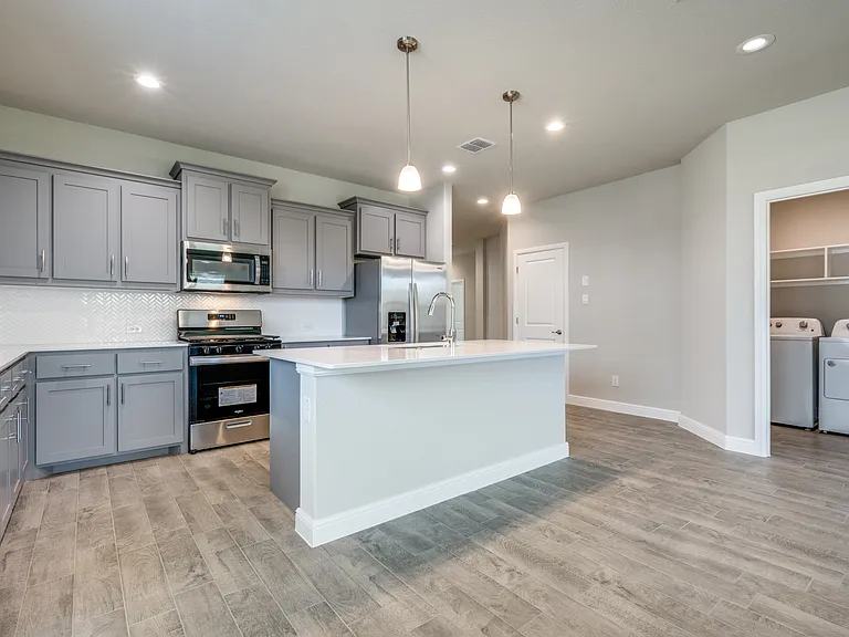 5242 Crystal Lake Ave — Photo 7