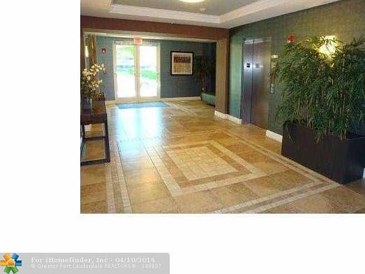3rd image of 2421 NE 65th St APT 507