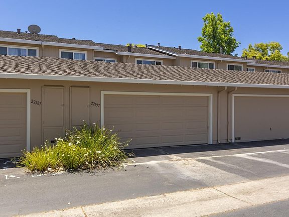 4th image of 22597 Royal Oak Way