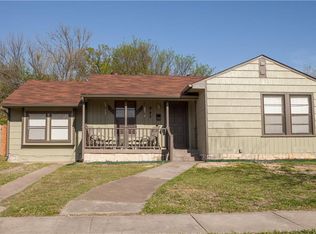 945 SW 5th St, Grand Prairie, TX 75051
