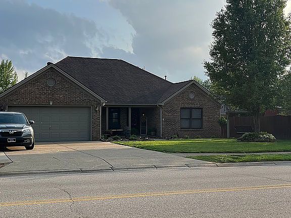 2nd image of 1020 E Byers Ave