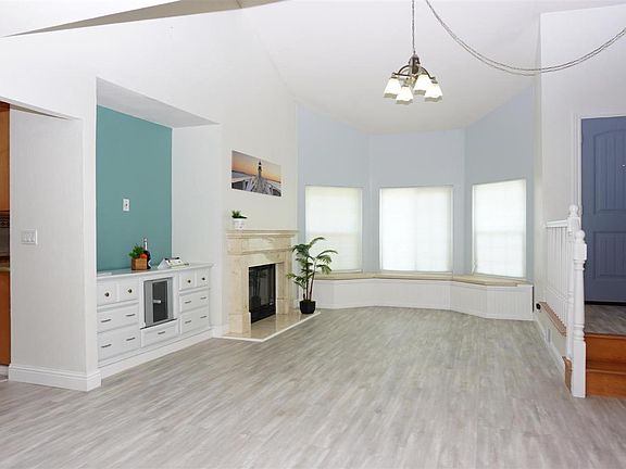 3rd image of 2741 Coltwood Dr