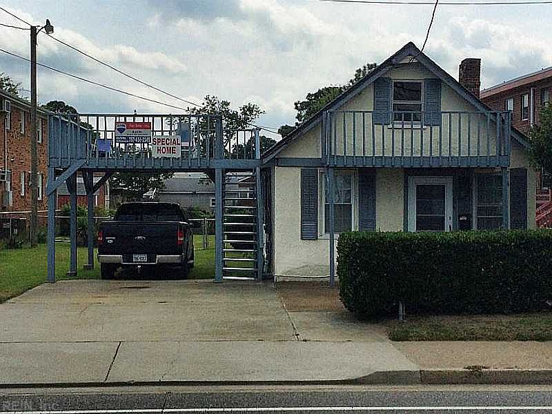 2nd image of 979 W Ocean View Ave