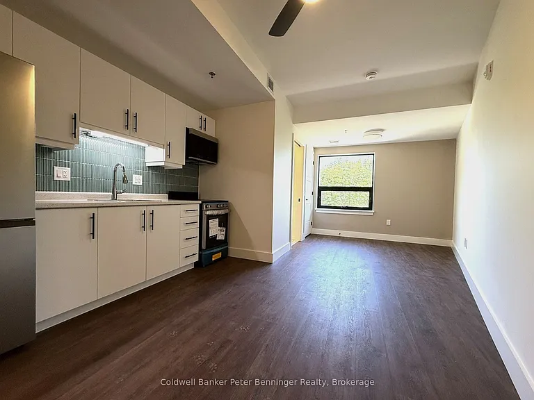 604 Queen St S #306 — Photo 2