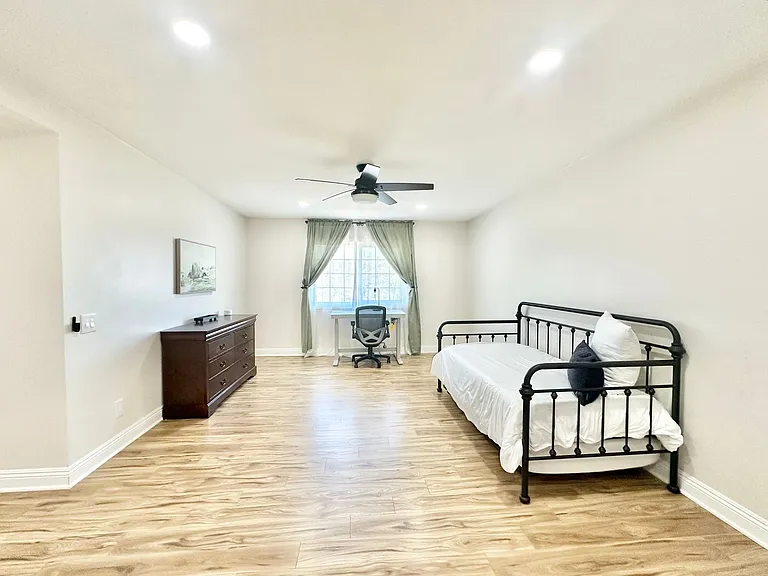 9431 W Lilac Rd #1 — Photo 39