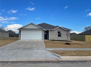 370 Texas Ave, Farmington, AR 72730