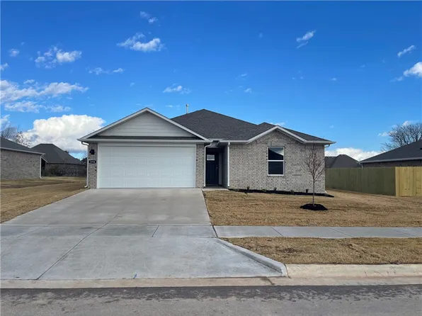 370 Texas Ave, Farmington, AR 72730
