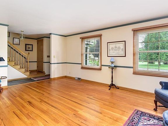 2nd image of 4504 Aspen Dr
