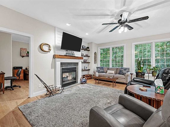 5th image of 2803 Deer Valley Dr NW