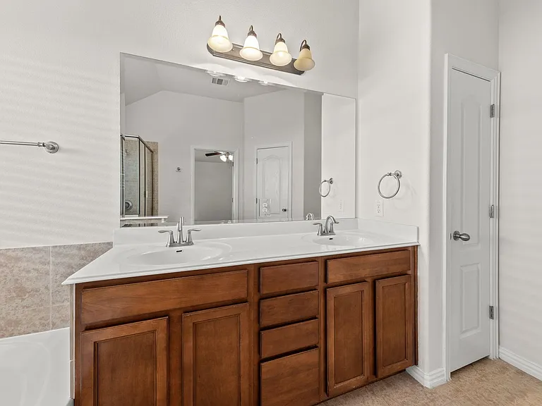 411 Tascate St — Photo 24