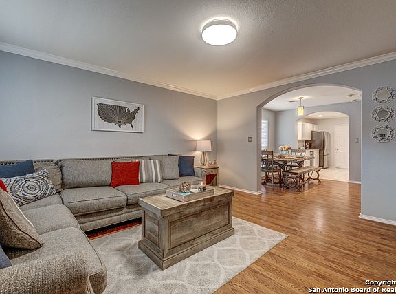 4th image of 551 Willow Grove Dr