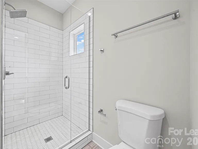 840 E 18th St #C — Photo 17