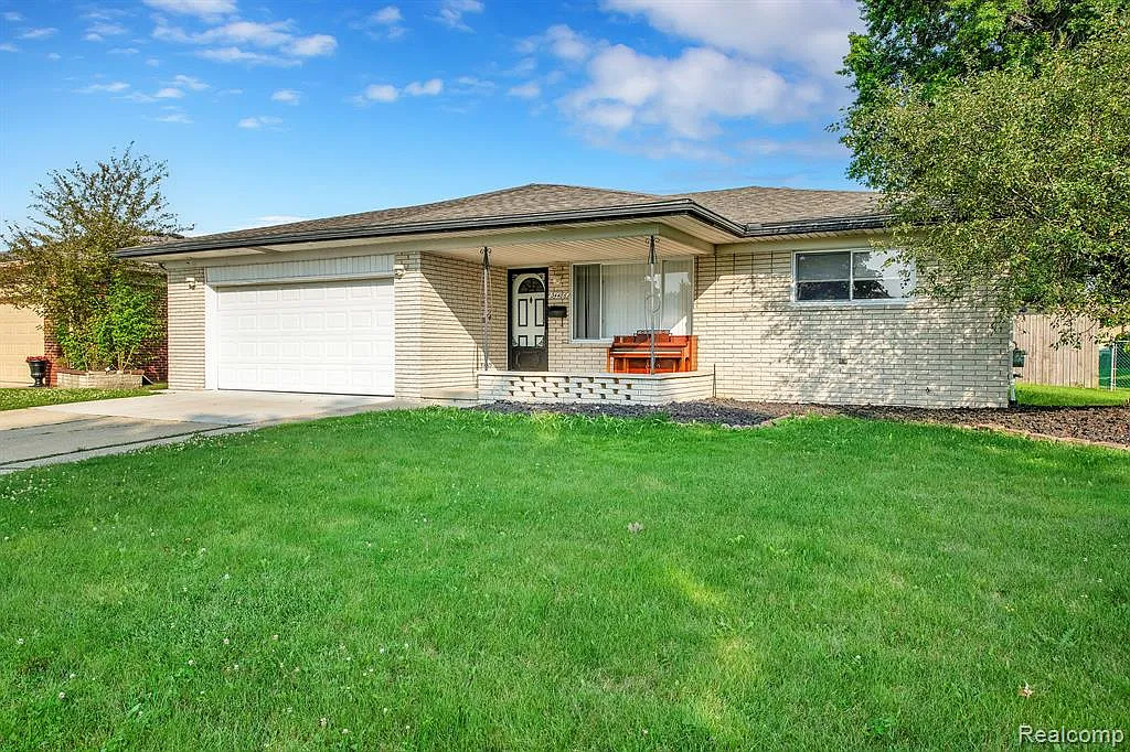 34486 Hawke Dr — Photo 1