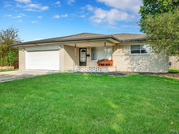 34486 Hawke Dr, Sterling Heights, MI 48310