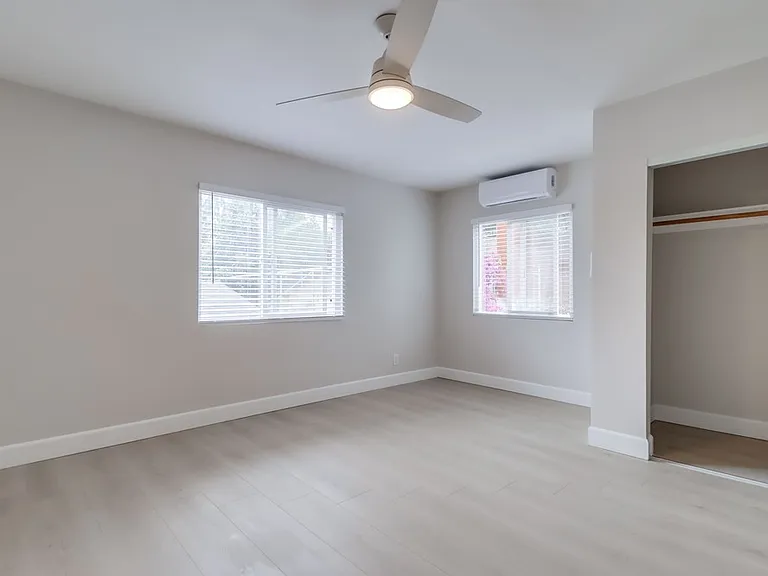 4138 Lois St #B — Photo 18