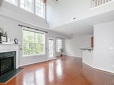 5th image of 869 Parkland Pl