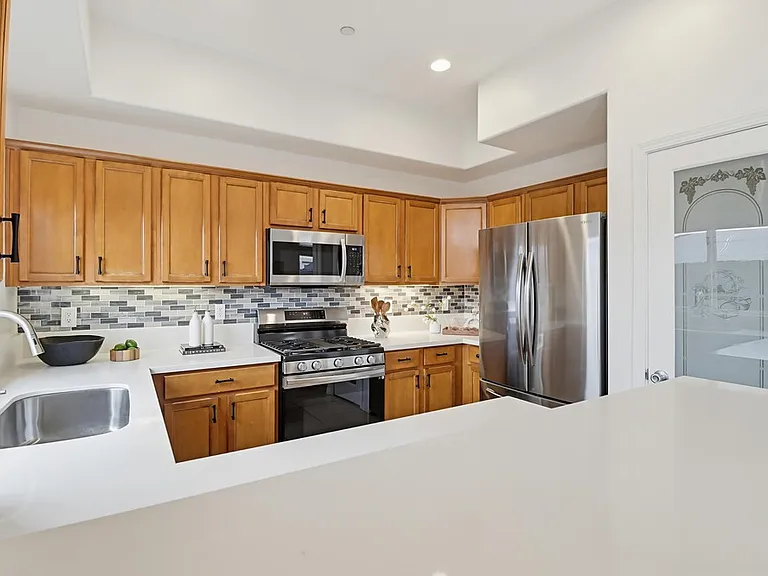 1774 Elm Ave — Photo 15