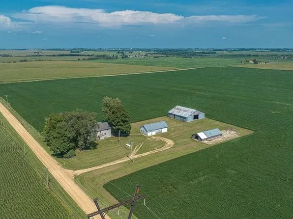 927 N Valentine Rd, Polo, IL 61064
