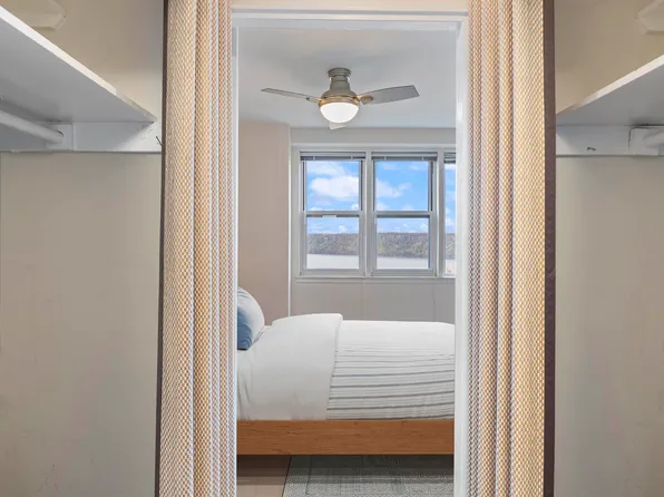 5800 Arlington Avenue image 5 of 7