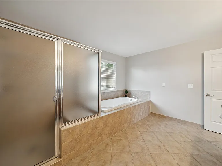 4976 Saddle Brook Ct — Photo 49
