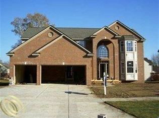 291 Evaline Dr, Troy, MI 48085