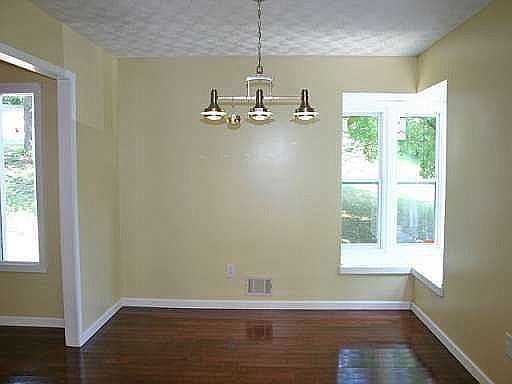 4th image of 3790 Northpoint Dr