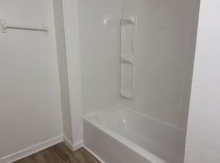 864 E Chestnut Ave #D, Crestview, FL 32539