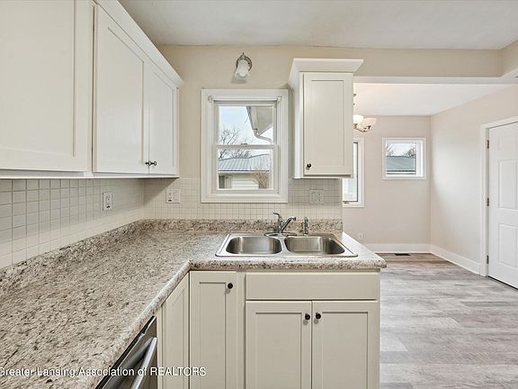 2nd image of 507 Julian Ave