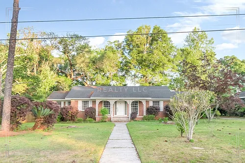 1017 Hillcrest Ln Photo 1