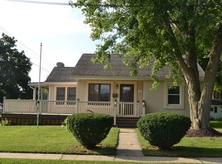 1214 E Jefferson St, Clinton, IL 61727
