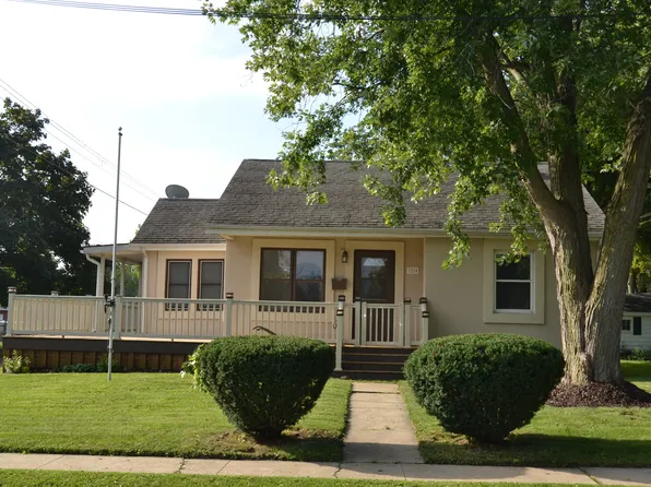 1214 E Jefferson St, Clinton, IL 61727