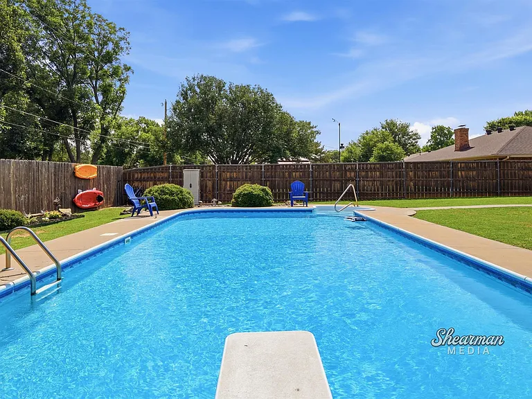 1215 Amherst St — Photo 29