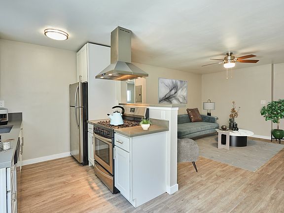 3rd image of 11415 Venice Blvd #2