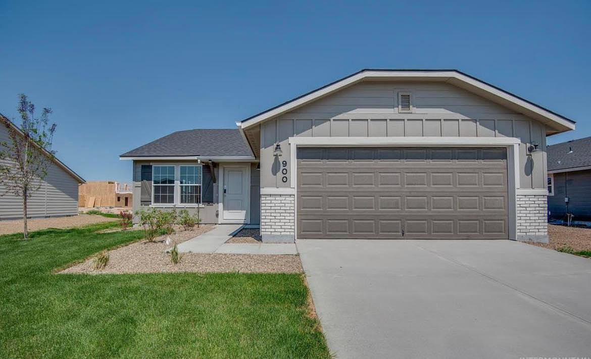 900 SW Crested St, Mountain Home, ID 83647