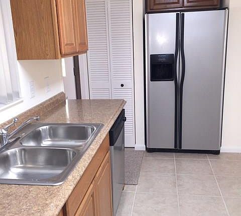 3rd image of 32 Blare Castle Dr