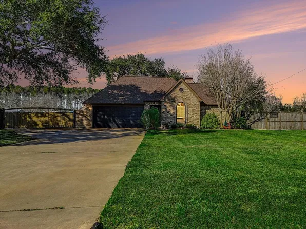 13402 Bob White Dr, Santa Fe, TX 77510